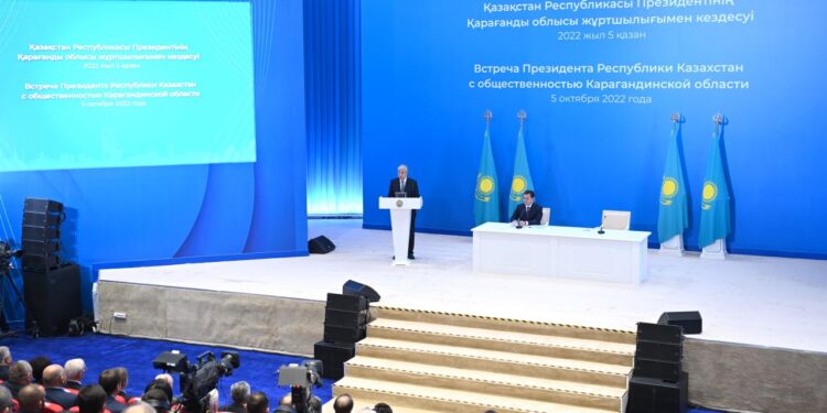 Тоқаев: Біздің азаматтарымыз қай қаланың тұрғыны болса да, таза, жасыл желекке толы, бақуатты, гүлденген ортада өмір сүруі керек