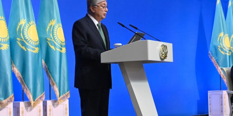 Тоқаев: Жолды күтіп ұстауға баса назар аудару қажет