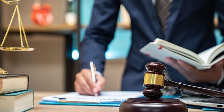 Заңды тұлғалардың және филиалдар мен өкілдіктердің басшыларын ауыстыру тәртібі