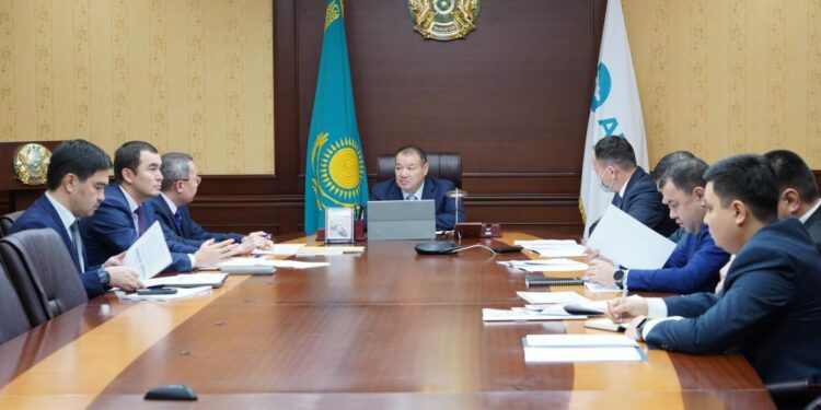 Қайырбек ӨСКЕНБАЕВ: импортты алмастыруға қауқарлы отандық өндірушілерді тарту маңызды