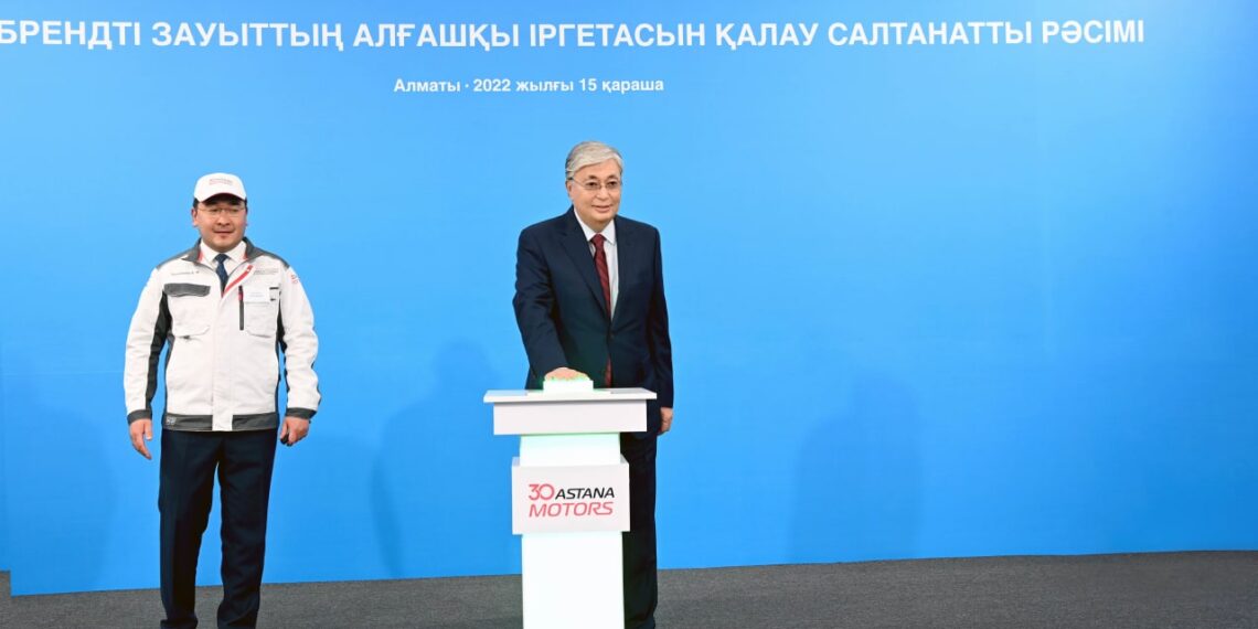 Президент мультибрендті автомобиль зауытының іргетасын қалау рәсіміне қатысты