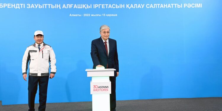 Президент мультибрендті автомобиль зауытының іргетасын қалау рәсіміне қатысты