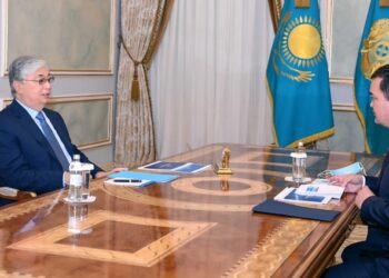 Мемлекет басшысы Қарағанды облысының әкімі Жеңіс Қасымбекті қабылдады