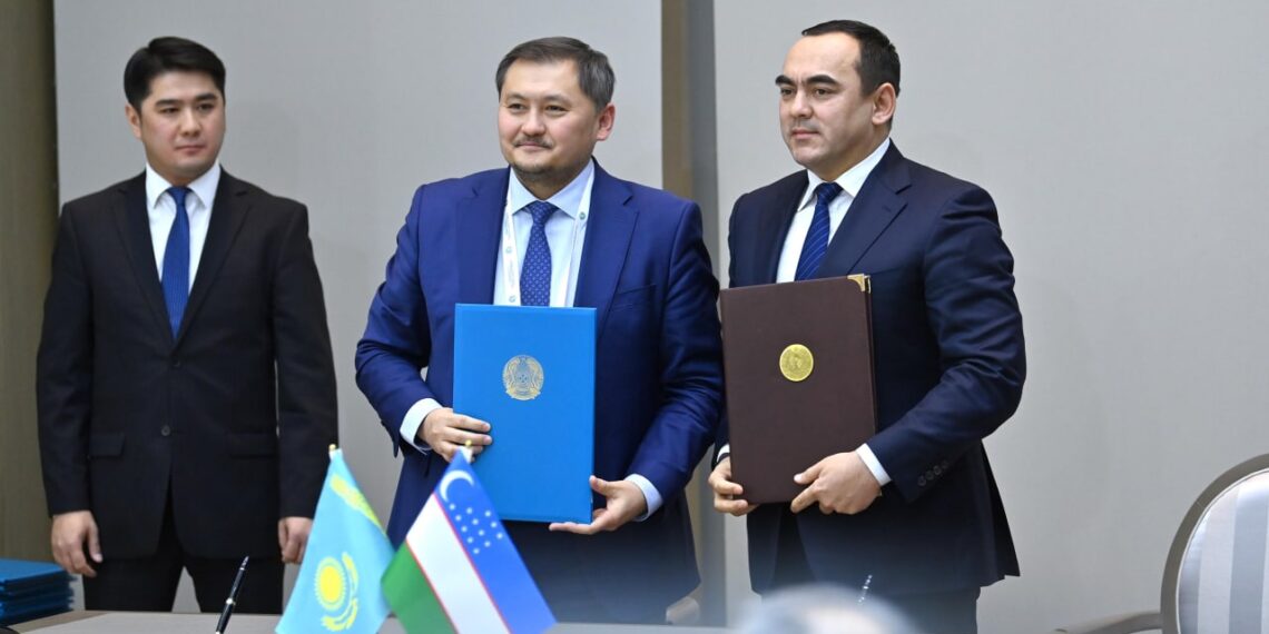 Қазақстан және Өзбекстан ресми делегациялардың мүшелері мемлекет басшыларының қатысуымен мынадай құжаттарға қол қойды