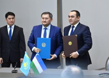 Қазақстан және Өзбекстан ресми делегациялардың мүшелері мемлекет басшыларының қатысуымен мынадай құжаттарға қол қойды