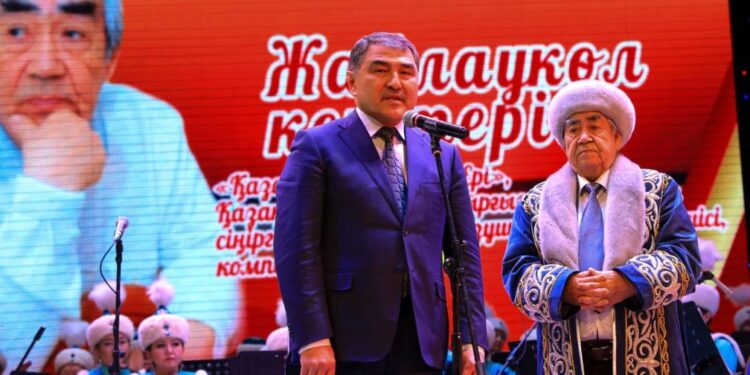 Таразда Илья Жақановтың шығармашылық кеші өтті