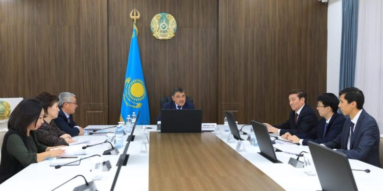 Жамбыл облысы әкімі М.Х.Дулати атындағы ТарӨУ ректорымен кездесті