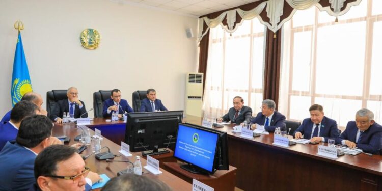 ҚР Сенатының төрағасы Мәулен Әшімбаев Жамбыл облыстық мәслихат депутаттарымен кездесті
