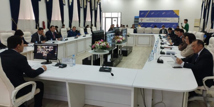 ЖАМБЫЛ ОБЛЫСЫНДАҒЫ ӘДЕП ЖӨНІНДЕГІ КЕҢЕСТІҢ КЕЗЕКТІ ОТЫРЫСЫ ӨТТІ