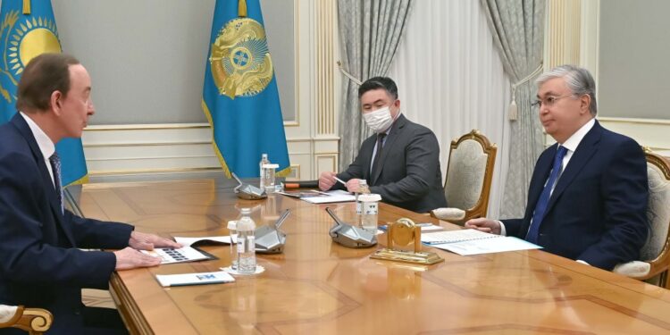 Мемлекет басшысы Air Astana президенті Питер Фостерді қабылдады