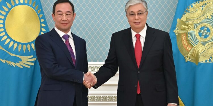 Президент Қасым-Жомарт Тоқаев Саха Республикасының басшысы Айсен Николаевты қабылдады