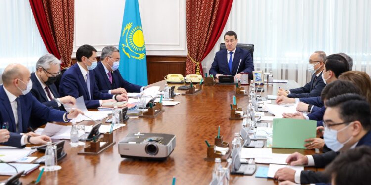 Үкіметте инвестициялық ахуалды жақсарту жөніндегі ұсыныстар қаралды
