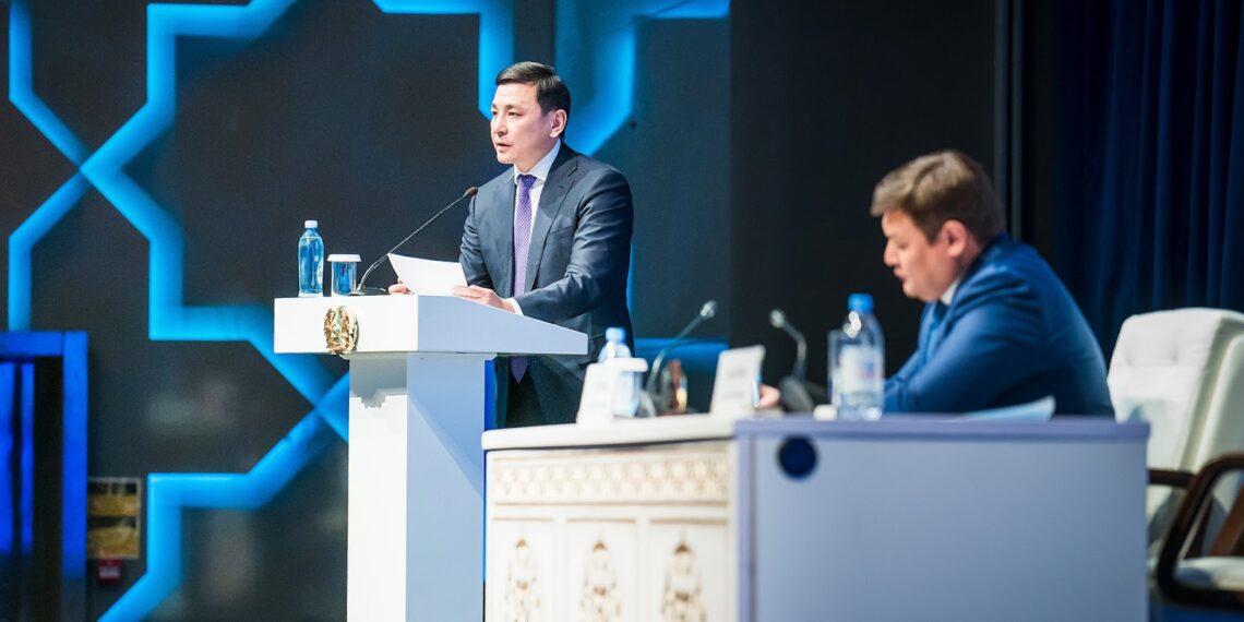 Ғимараттарды қалпына келтіру, кітапхана қорын жаңарту, фильмдер дубляжы: ҚР МСМ алқасының отырысы өтті