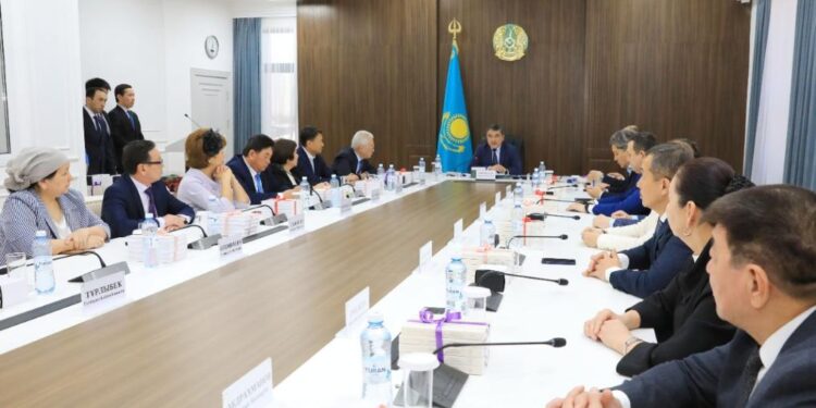 Нұржан Нұржігітов жетінші шақырылған облыстық мәслихат депутаттарына алғыс айтты