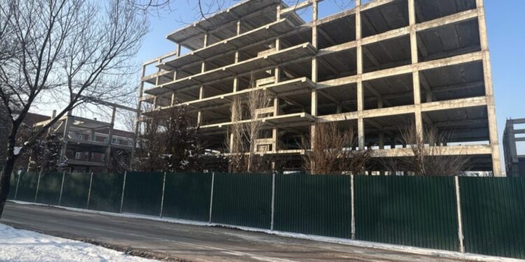 Тараздағы «сақалды құрылыстар» неге тоқтап тұр?