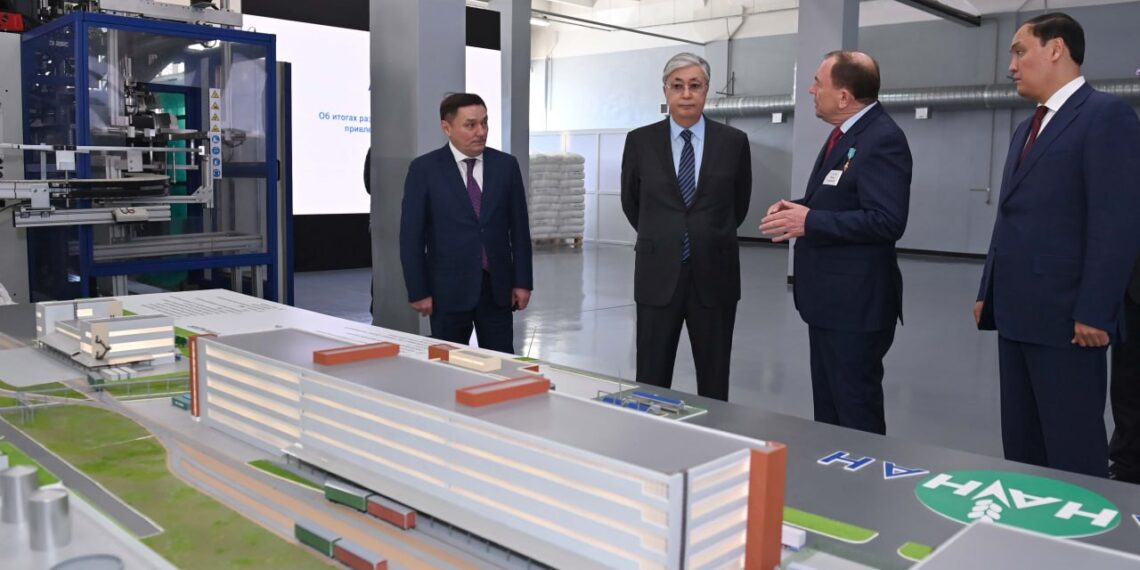 Мемлекет басшысы пестицид өндіретін «Астана-Нан Chemicals» зауытына барды