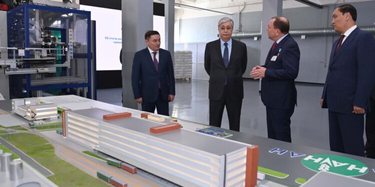 Мемлекет басшысы пестицид өндіретін «Астана-Нан Chemicals» зауытына барды
