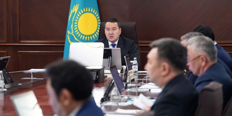 Әлихан Смайылов Қазақстанның солтүстік және шығыс өңірлерін газдандыру мәселесін шешуді талап етті