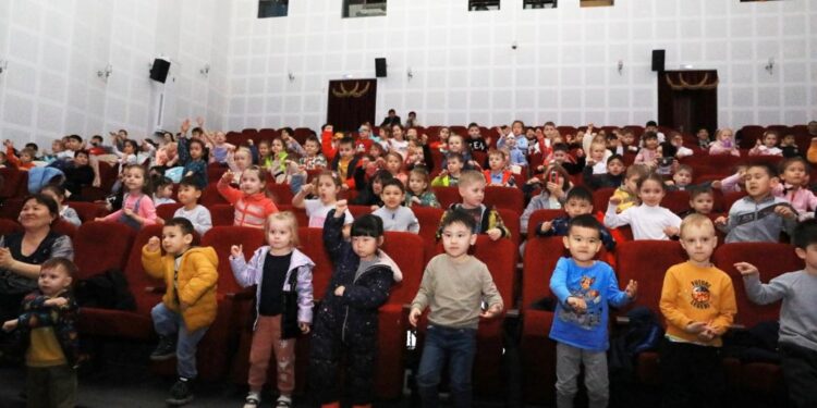 «Наурыз – достық пен ізгілік мерекесі» қойылымы балаларға ерекше әсер сыйлады