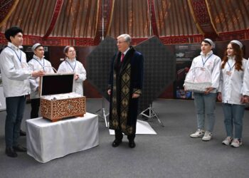 Президент мерекелік іс-шарада «Жүрек жылуы» қайырымдылық акциясына қатысты