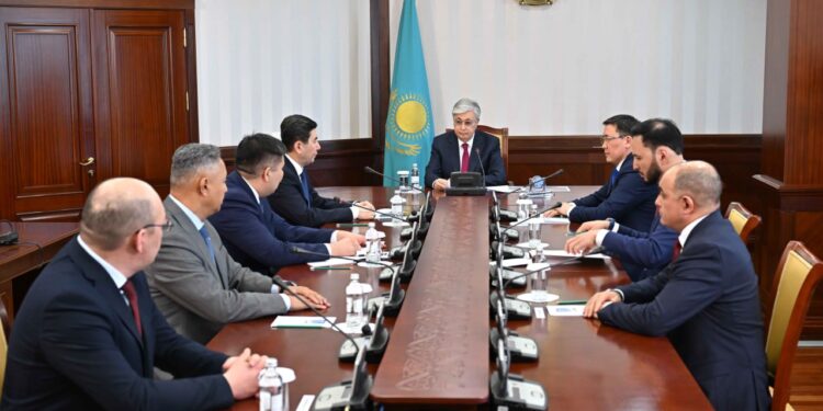 Президент Қазақстан Республикасы Парламенті Мәжілісіндегі саяси партиялар фракцияларының жетекшілерімен кеңес өткізді