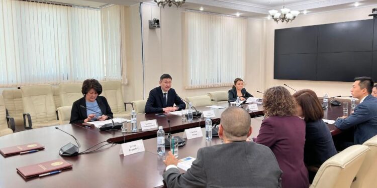 ҚР ДЕНСАУЛЫҚ САҚТАУ МИНИСТРЛІГІ «НОВАРТИС» КОМПАНИЯСЫМЕН ХАЛЫҚТЫҢ ДЕНСАУЛЫҒЫН САҚТАУ САЛАСЫНДАҒЫ ӘРІПТЕСТІКТІ КЕҢЕЙТУДЕ