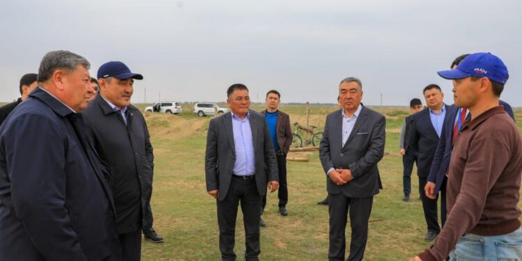Жамбыл облысы әкімі көктемгі дала жұмыстарымен танысты
