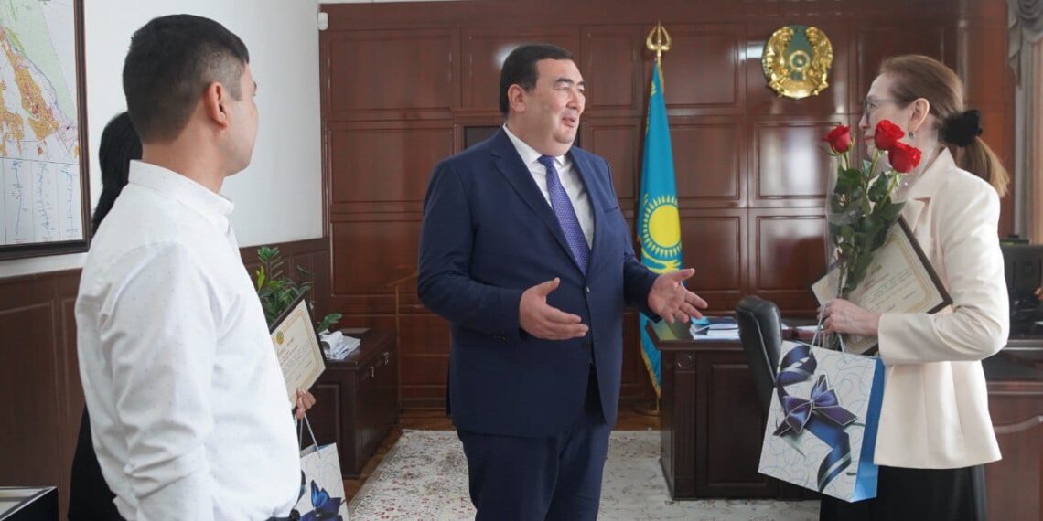 ТАРАЗ ҚАЛАСЫНЫҢ ӘКІМІ БЕЙБІТ КҮННІҢ БАТЫРЛАРЫНА   ҚҰРМЕТ КӨРСЕТТІ