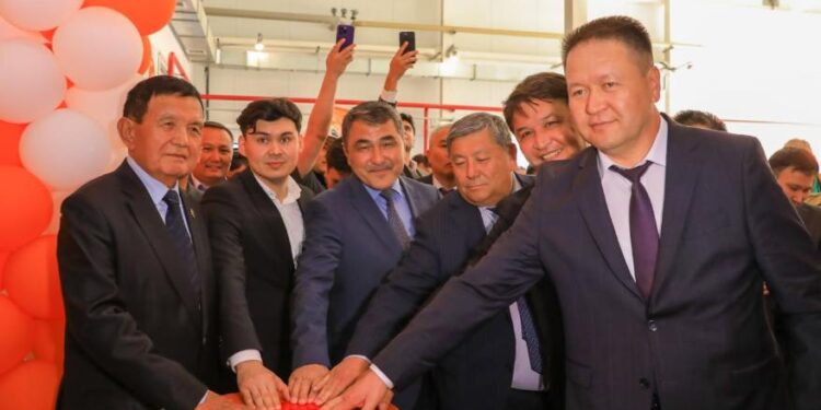 Байзақ ауданында құрама жем шығаратын зауыт іске қосылды