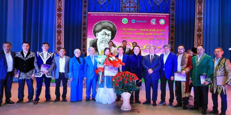 Республикалық айтыстың жеңімпаздары марапатталды