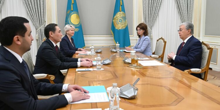 Мемлекет басшысы ҚХА Төрағасының орынбасарларын қабылдады