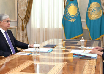 Президент Қасым-Жомарт Тоқаев Алматы қаласының әкімі Ерболат Досаевты қабылдады