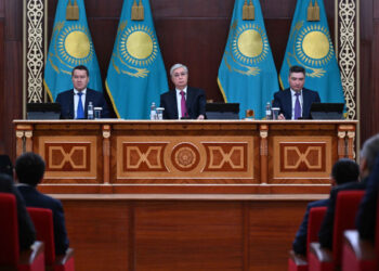 Мемлекет басшысы еліміздің әлеуметтік-экономикалық даму мәселелері жөнінде кеңейтілген кеңес өткізді