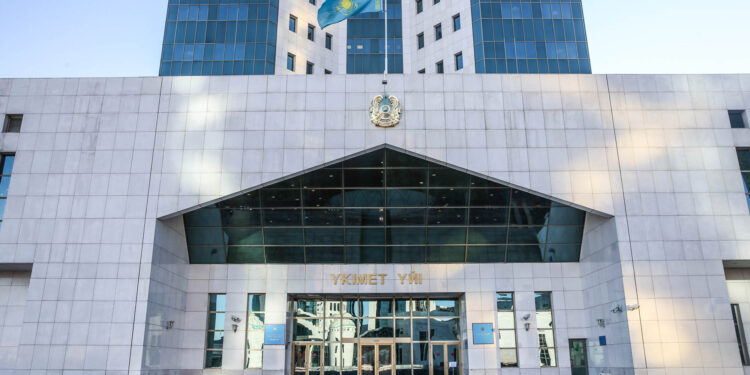 NEET санаты: Үкімет жастарды қолдауды күшейтеді