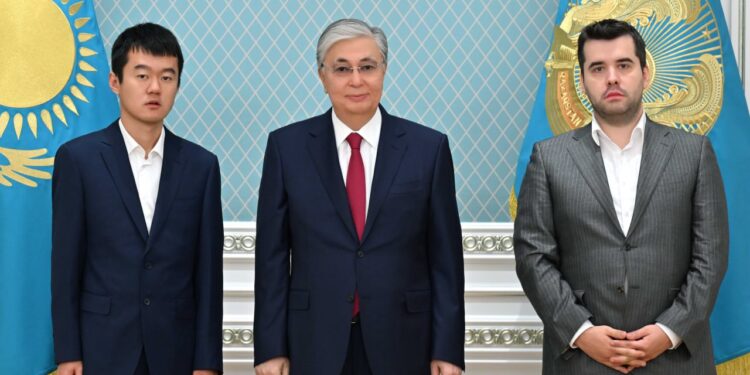 Мемлекет басшысы әлемдік шахмат элитасының өкілдерімен кездесті
