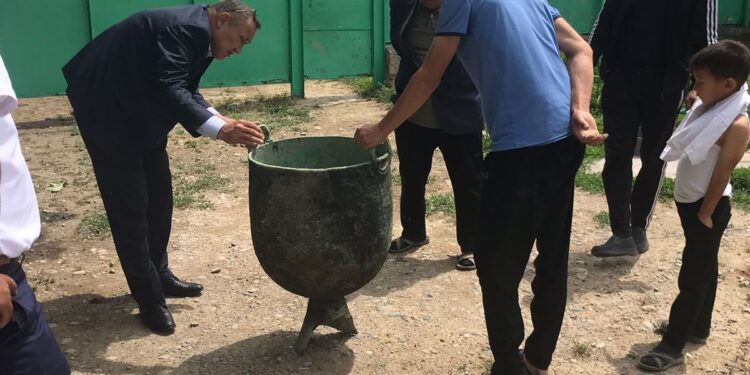 Тараз қаласының маңынан скифтердің қазаны табылды
