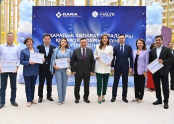 Президент журналистерге пәтер берді