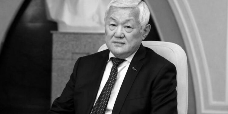 Белгілі мемлекет қайраткері Бердібек Сапарбаев өмірден озды