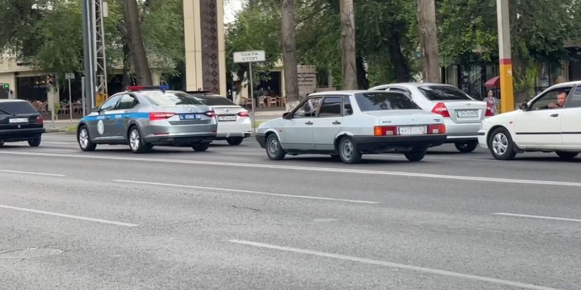 Жамбылдық полицейлер демалыста тексеру жұмыстарын жүргізді