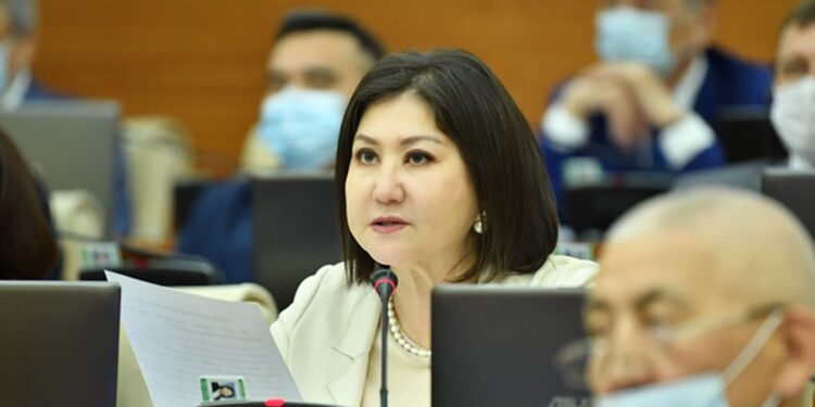 Жамбылдық депутат Гүлдара Нұрымова Парламентте ең көп сауал жолдаған