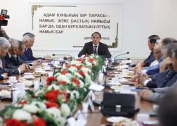 Облыс әкімі зиялы қауым, ардагерлермен кездесті