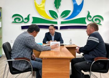 ҚАРАШӨКЕЕВТІҢ АЛҒАШҚЫ ЖҰМЫС САПАРЫ