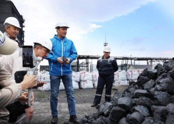 Қарашөкеев Тараз металлургиялық зауытының жұмысымен танысты