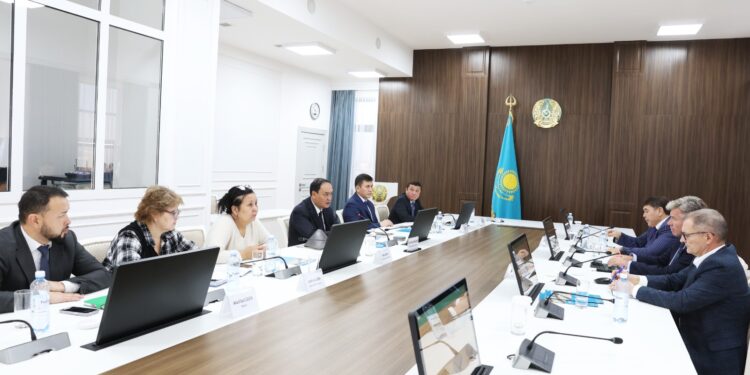 Облыс әкімі инвесторлармен кездесті