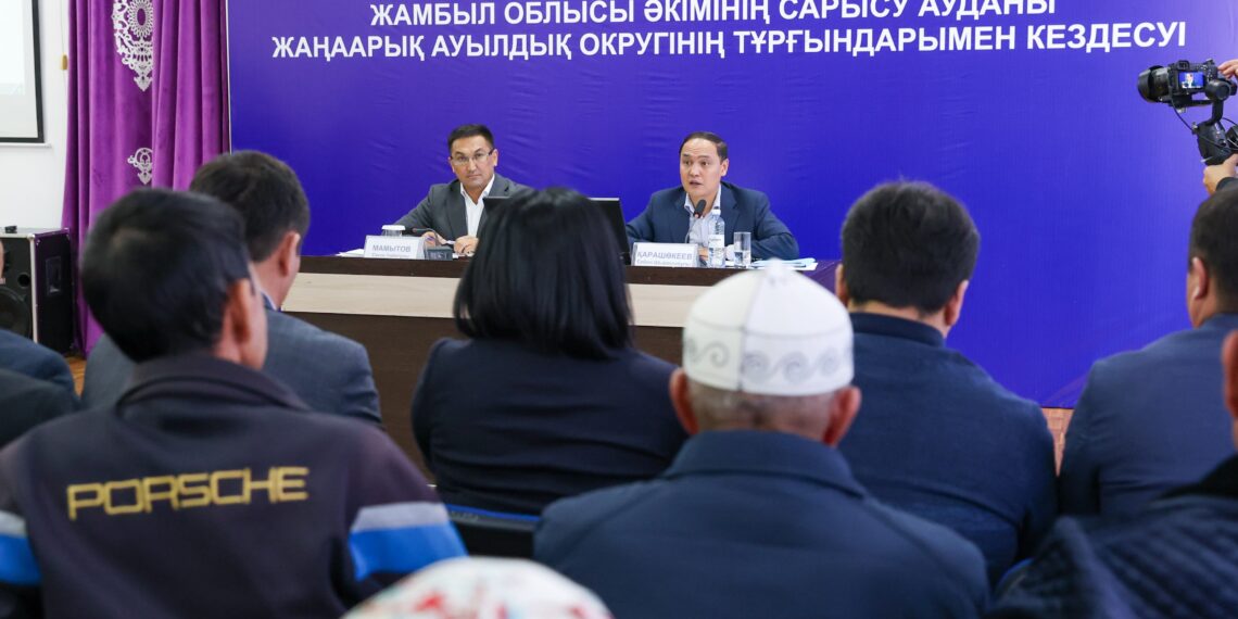 Ербол Қарашөкеев Сарысудағы кәсіпорындардың жұмысымен танысып, тұрғындармен кездесті