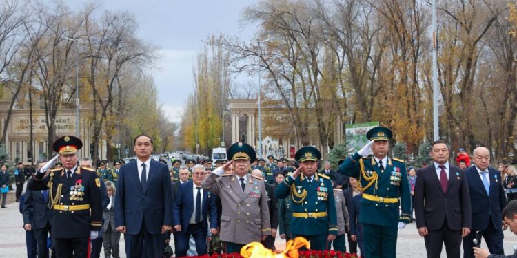 Таразда Халық Қаһармандары мен Еңбек Ерлері бас қосты