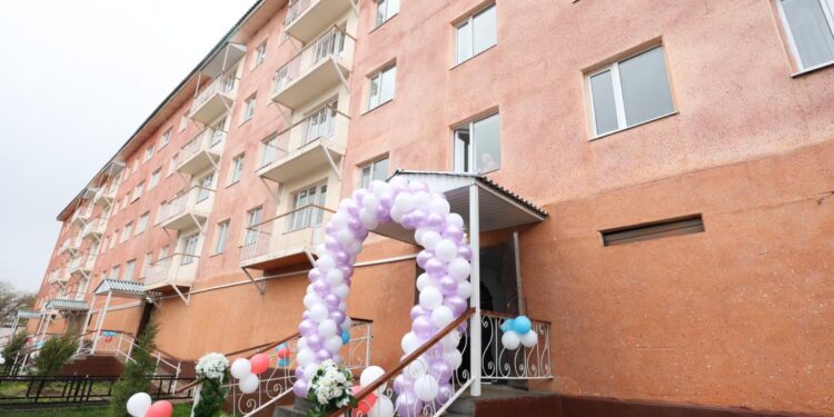 3 мыңға жуық жамбылдық отбасы тұрғын үймен қамтылады, — Ербол Қарашөкеев