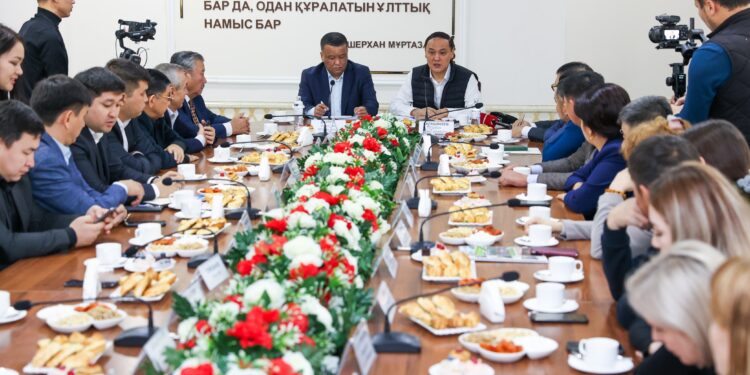 Облыс әкімі БАҚ өкілдерінің мәселелерін тыңдады
