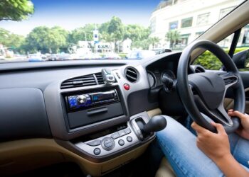 Қазақстанда оң рульді авто конструкторларды әкелуге тыйым салынады