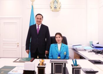 Қарашөкеев Алина Тойлыбаймен